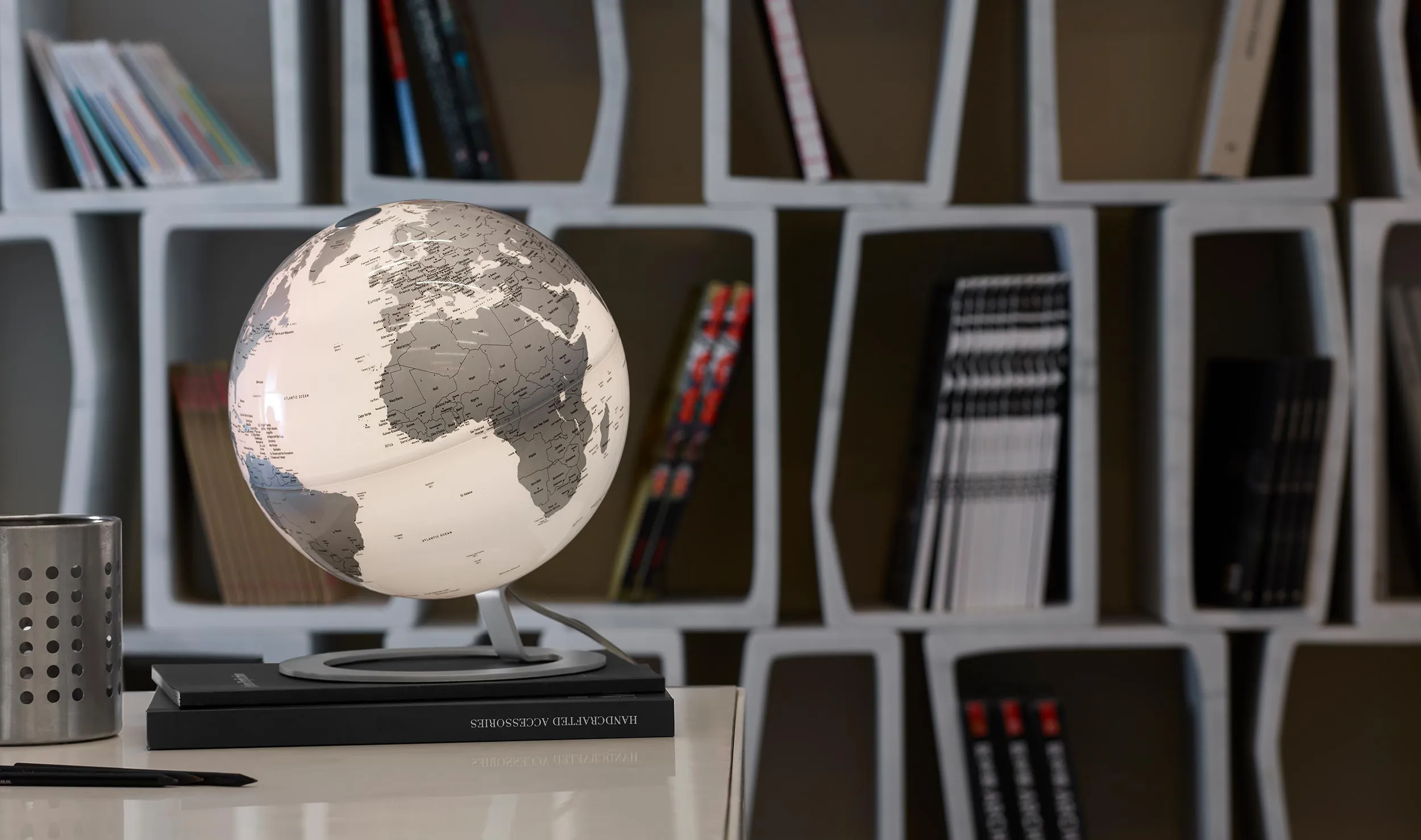 Beleuchteter Design Globus - Atmosphere iGlobe Chrome - Ø 25 cm